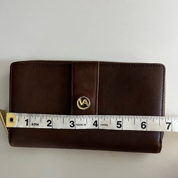 VTG Valentina Brown Leather Wallet with Gold Accent EUC. - Picture 14 of 16